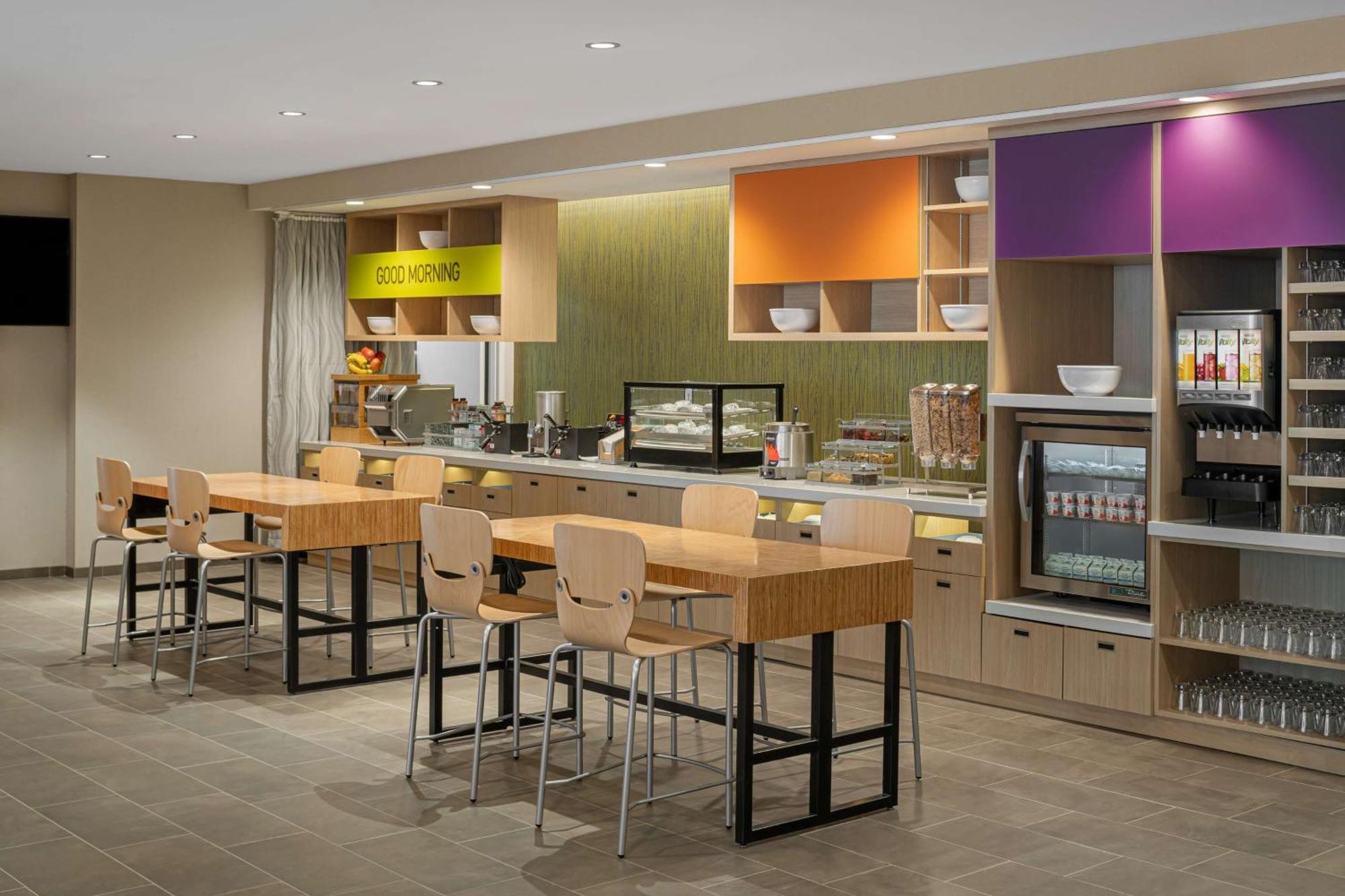 Home2 Suites By Hilton Des Moines At Drake University Exteriér fotografie