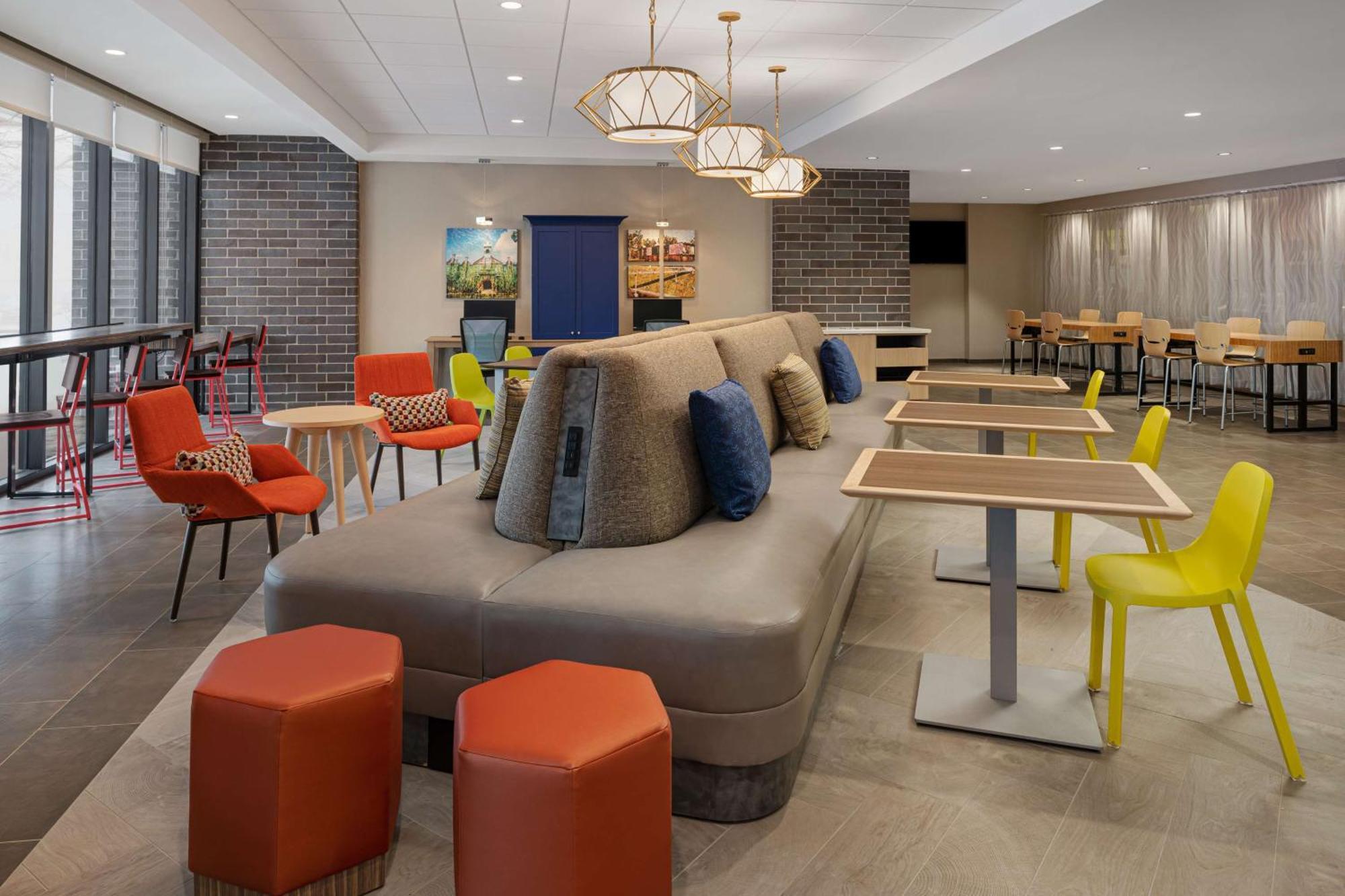 Home2 Suites By Hilton Des Moines At Drake University Exteriér fotografie